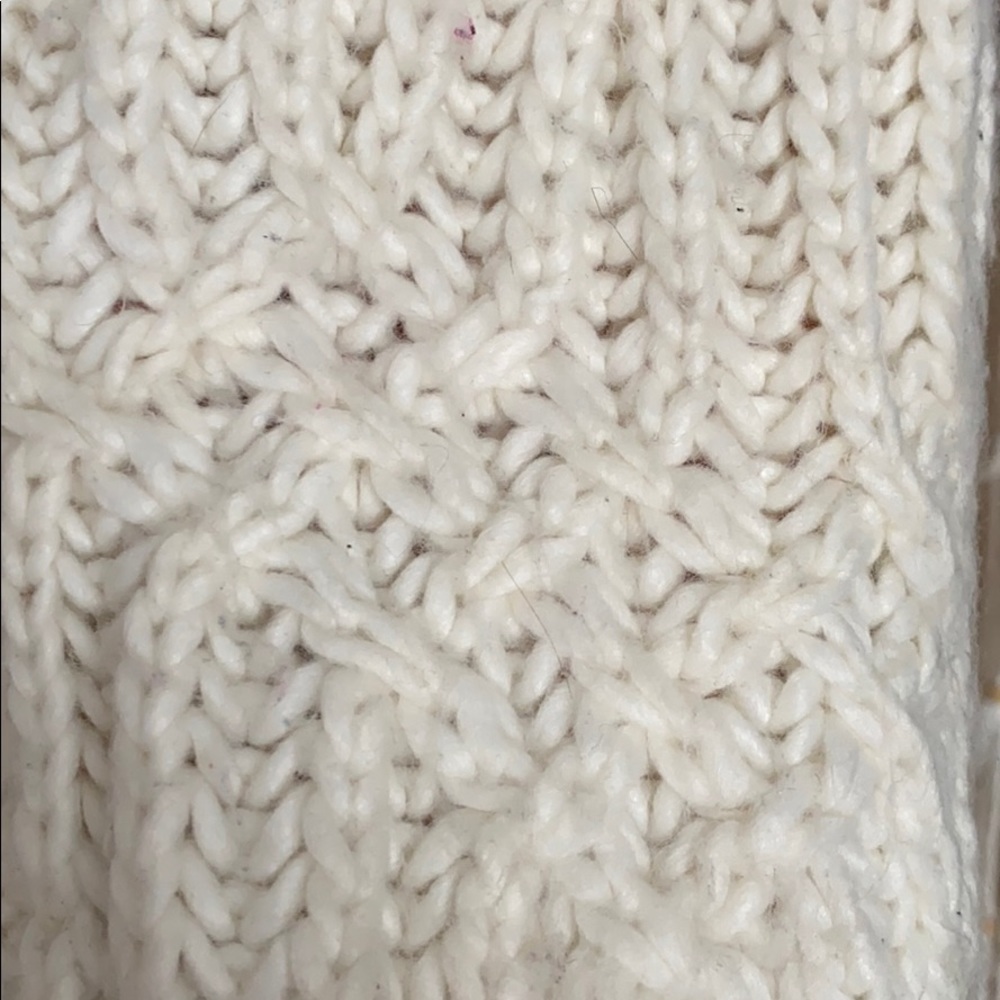 White hat - Picture 2 of 2